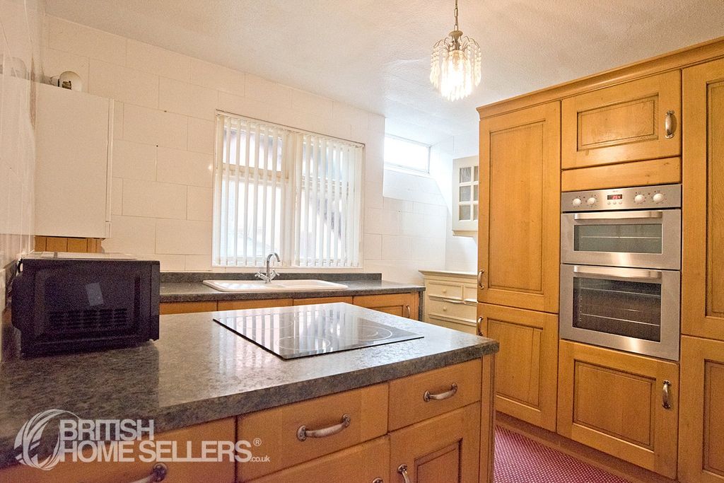 Property photo 3 of 16 Picture No. 12