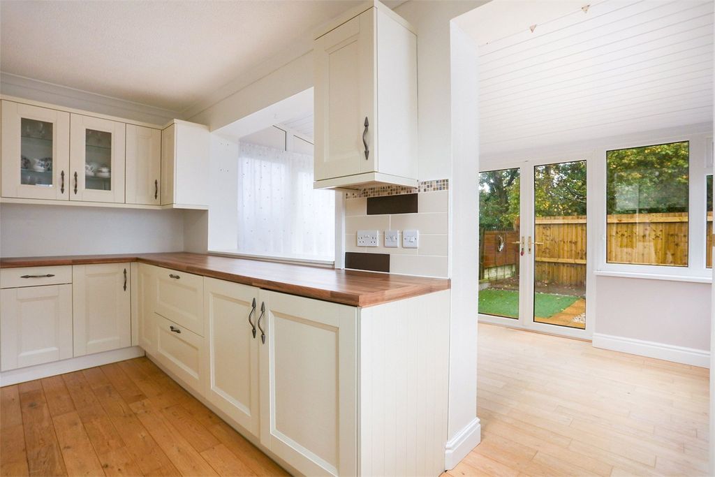 Property photo 3 of 12 Picture No. 14