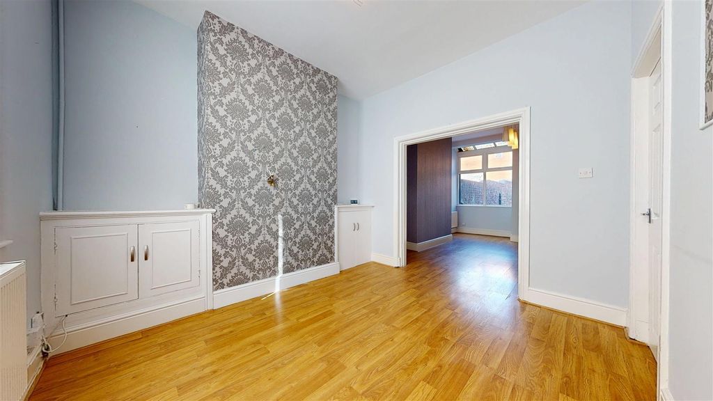 Property photo 3 of 30 Harris Street Reception Room