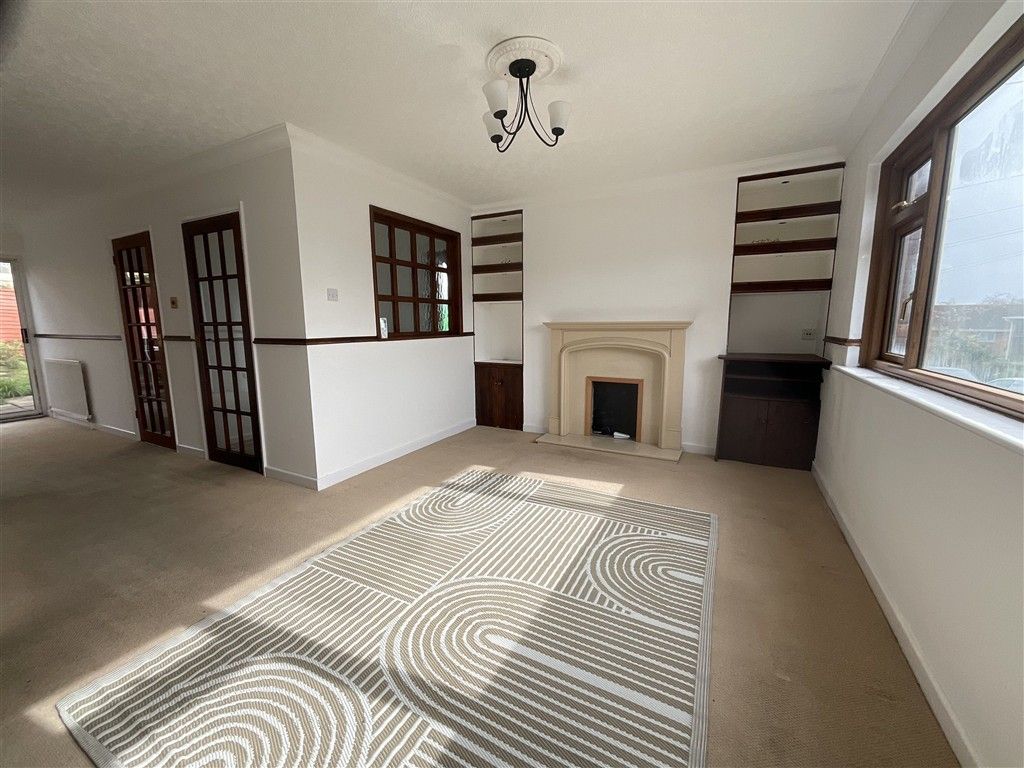 Property photo 2 of 10 Lounge*