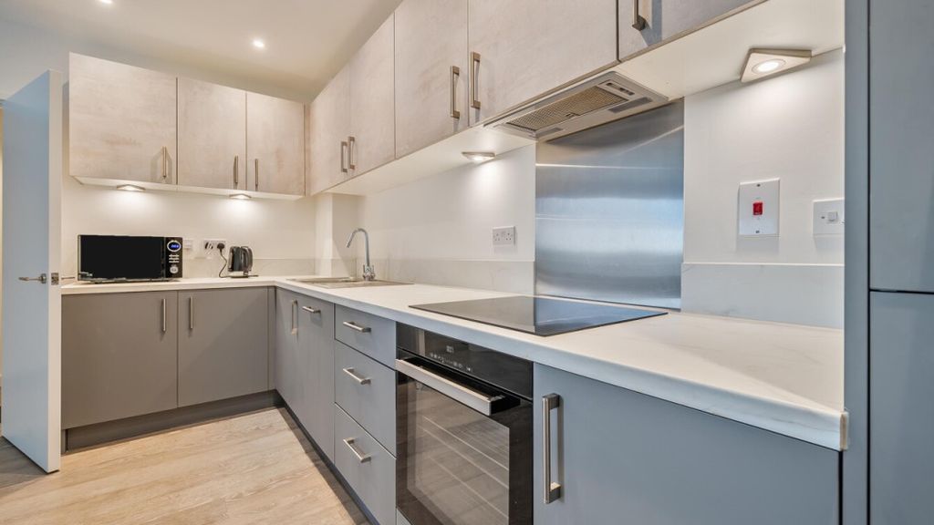 Property photo 3 of 22