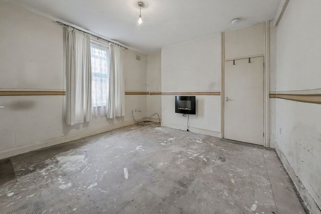 Property photo 3 of 14 59 Bertram Street, South Shields, Tyne And Wear, Ne33 5Pq