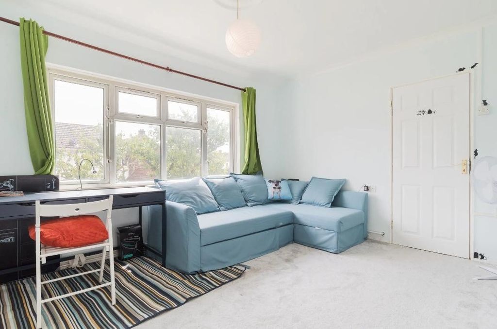 Property photo 2 of 5