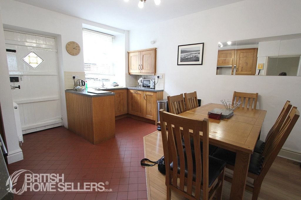 Property photo 2 of 11 Picture No. 12