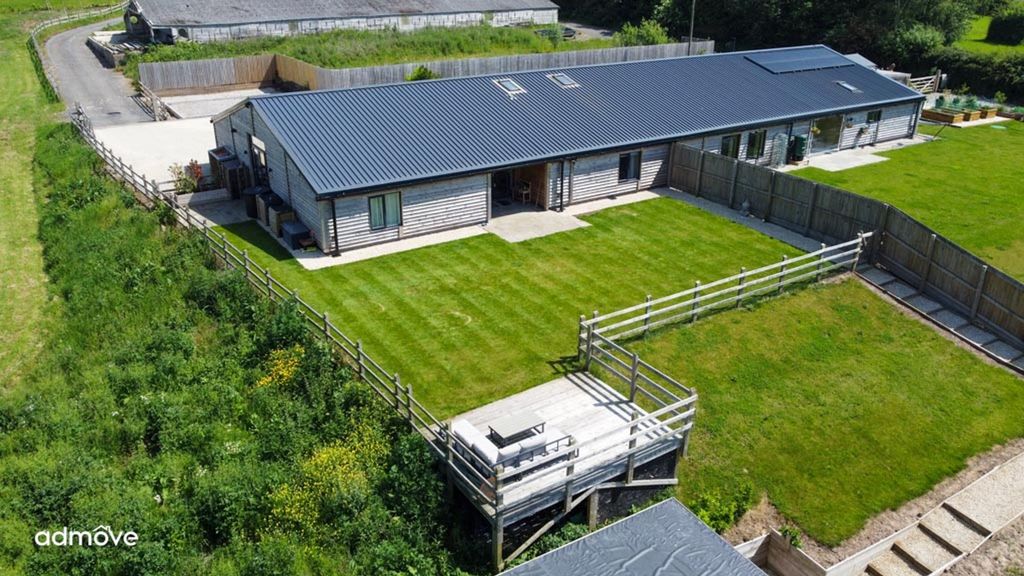 Property photo 1 of 44