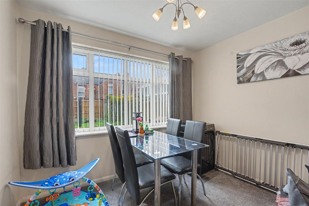 Property photo 3 of 12 Dining Area.Jpeg