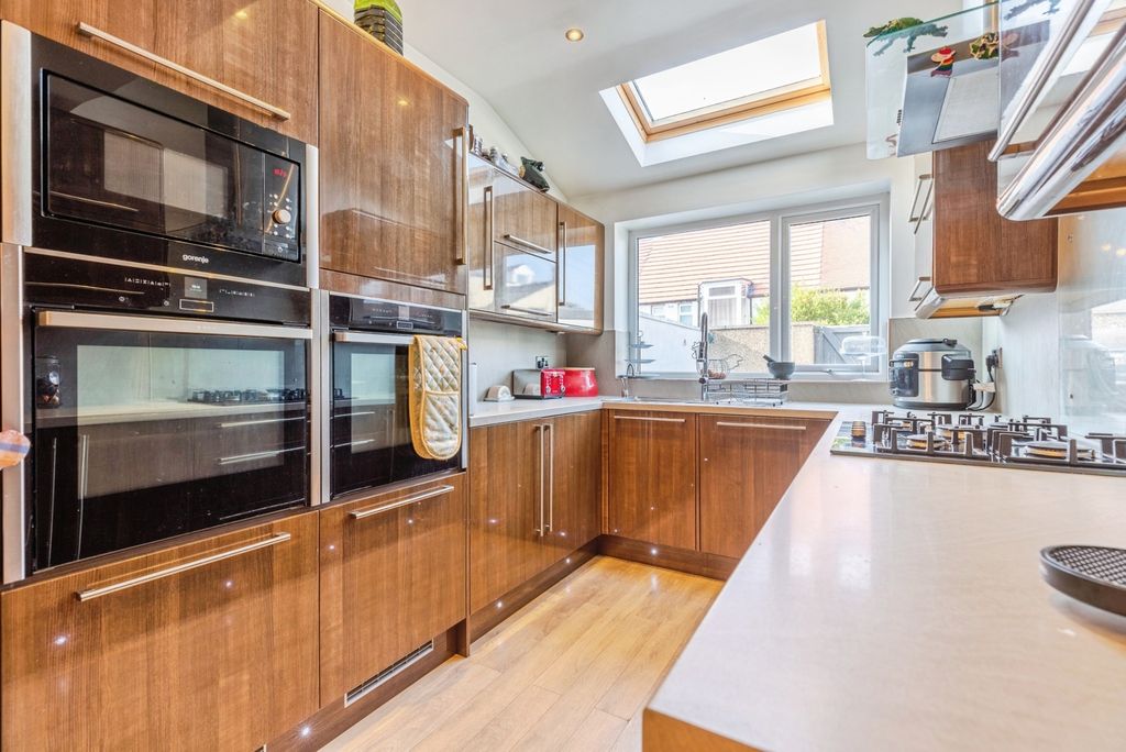 Property photo 3 of 20 Pbox-Img.Jpg