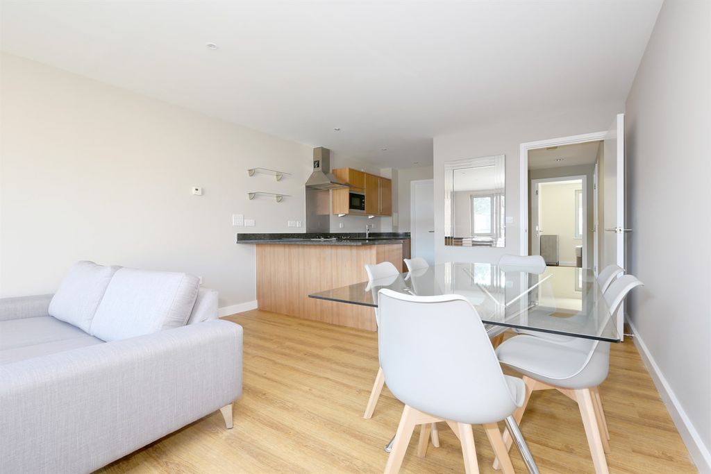 Property photo 1 of 15 (Main)