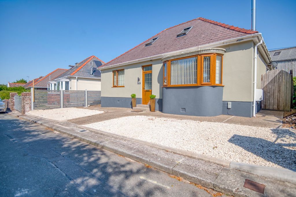 Property photo 1 of 37