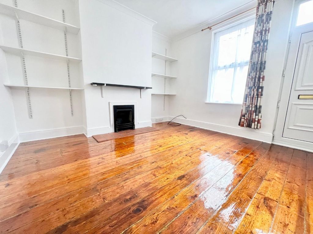 Property photo 3 of 10 Pic 4.Jpg