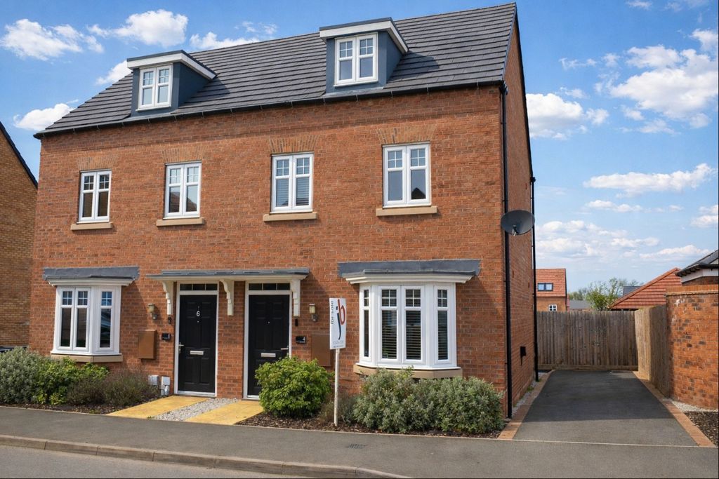 Property photo 1 of 13 Photo 11