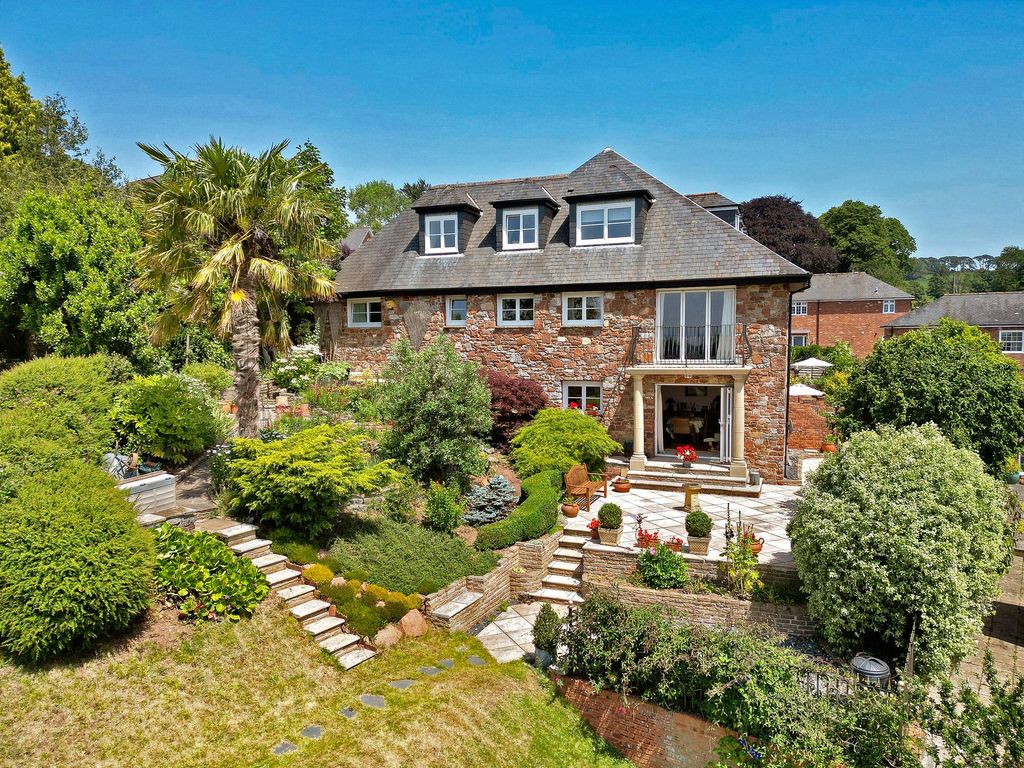Property photo 1 of 43