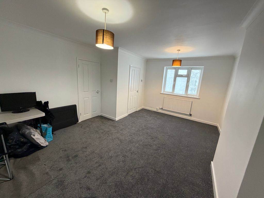 Property photo 3 of 8 Image