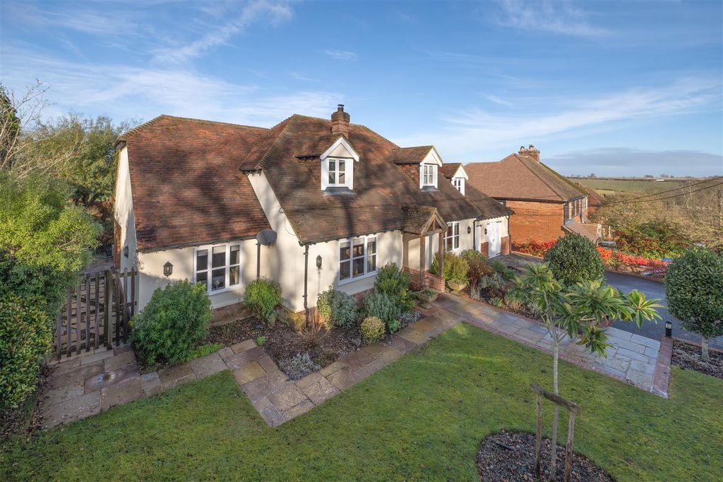 Property photo 1 of 38 The Street, Kingston, Canterbury