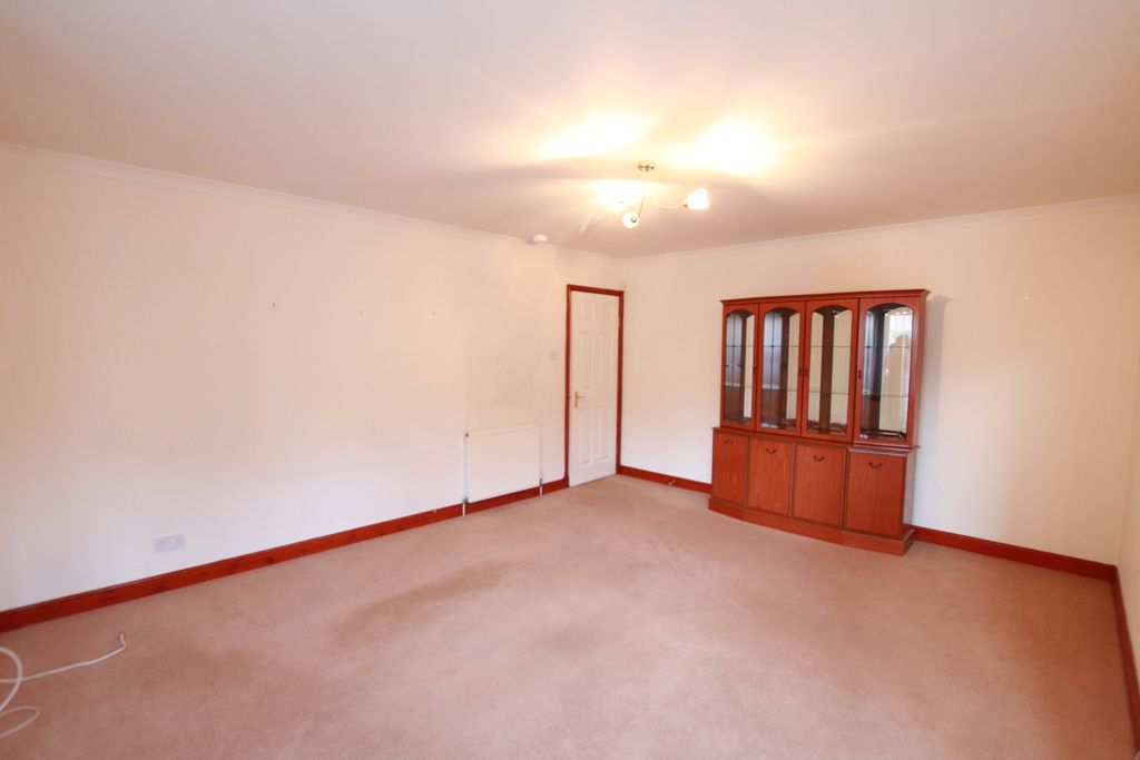 Property photo 3 of 11 Lounge