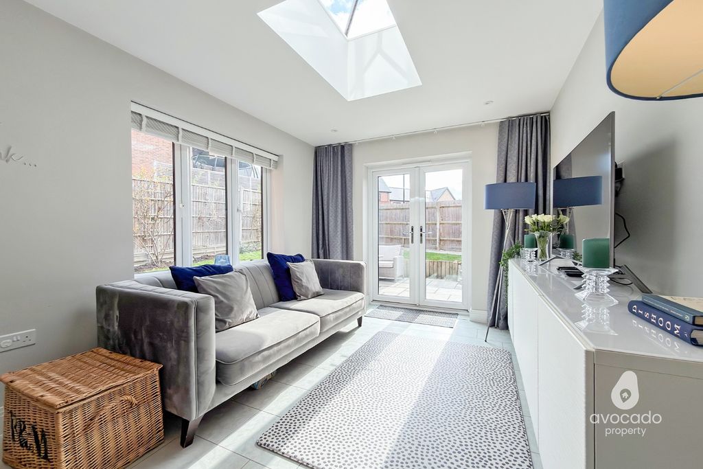 Property photo 3 of 17 4857645