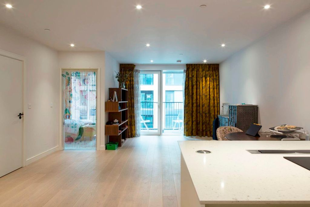 Property photo 3 of 12