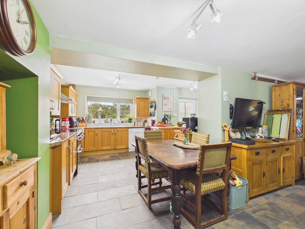 Property photo 2 of 36