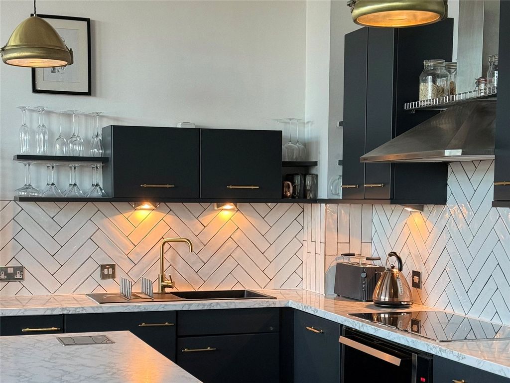 Property photo 3 of 14 Picture No. 19