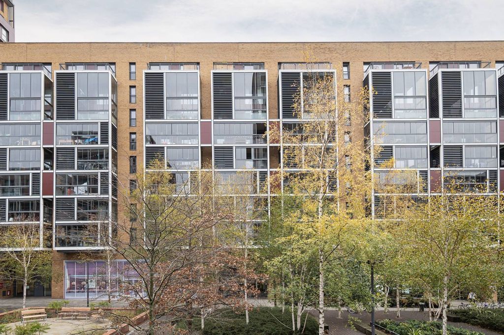 Property photo 2 of 21