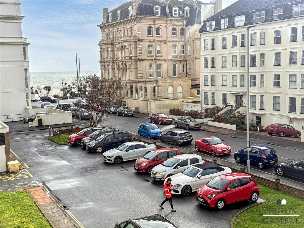 Property photo 3 of 12 01323 438506