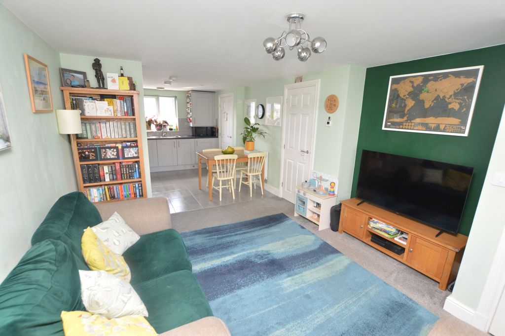 Property photo 2 of 11 Picture No. 13