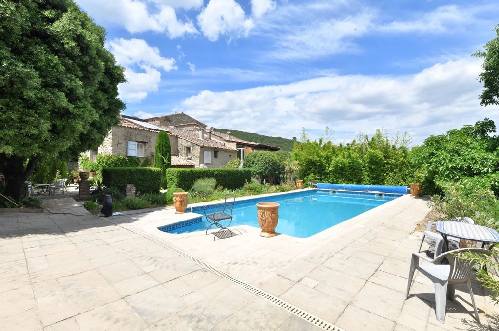 Property photo 1 of 33