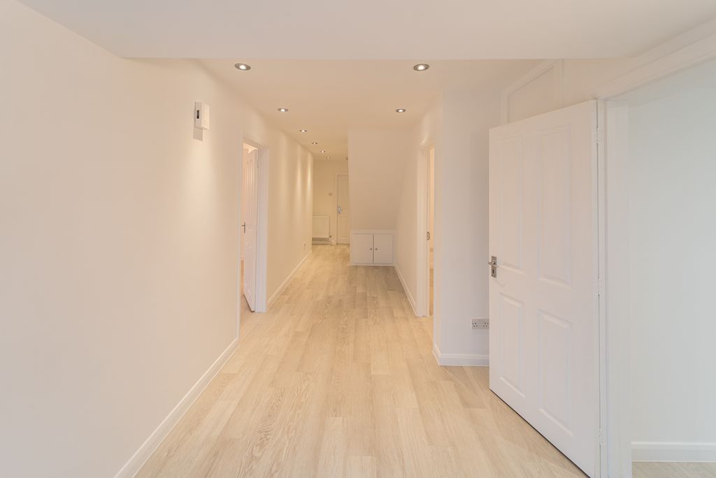 Property photo 2 of 29