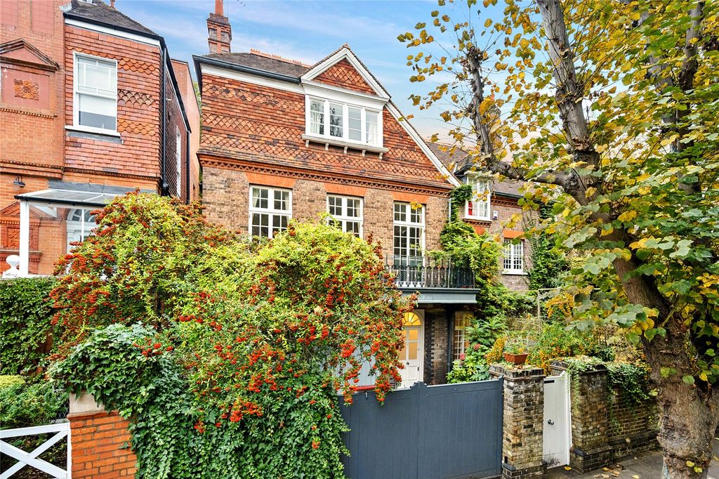 Property photo 3 of 21 Front Exterior