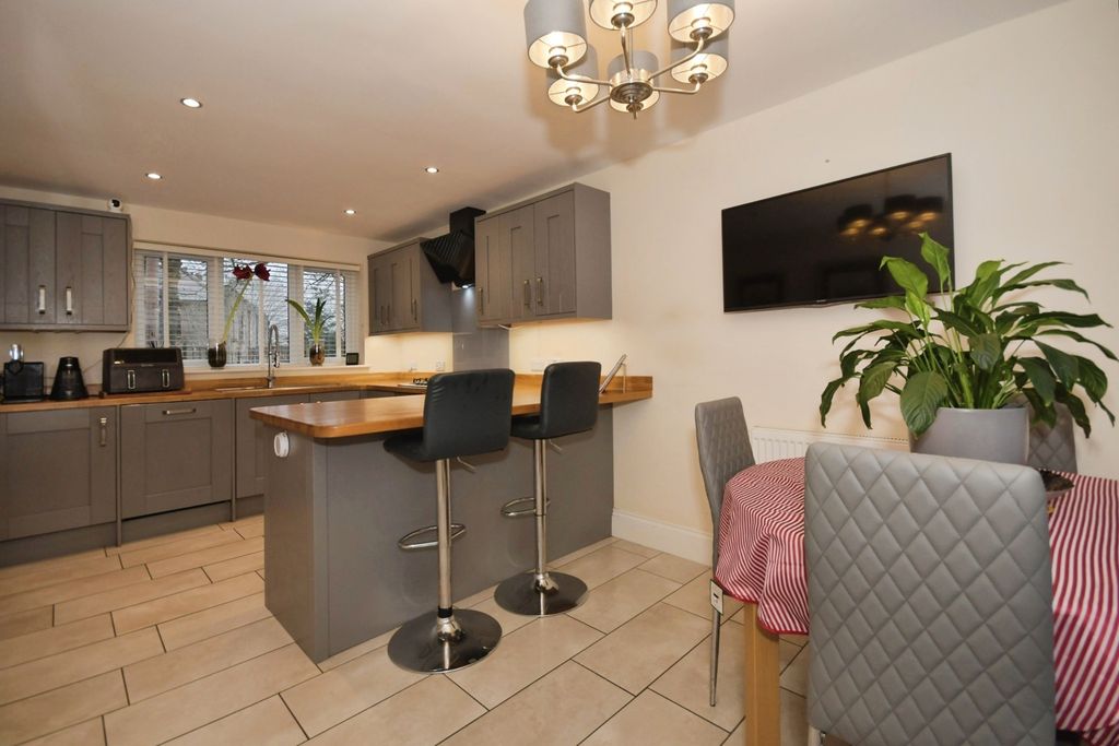 Property photo 1 of 17 Pbox-Img.Jpg