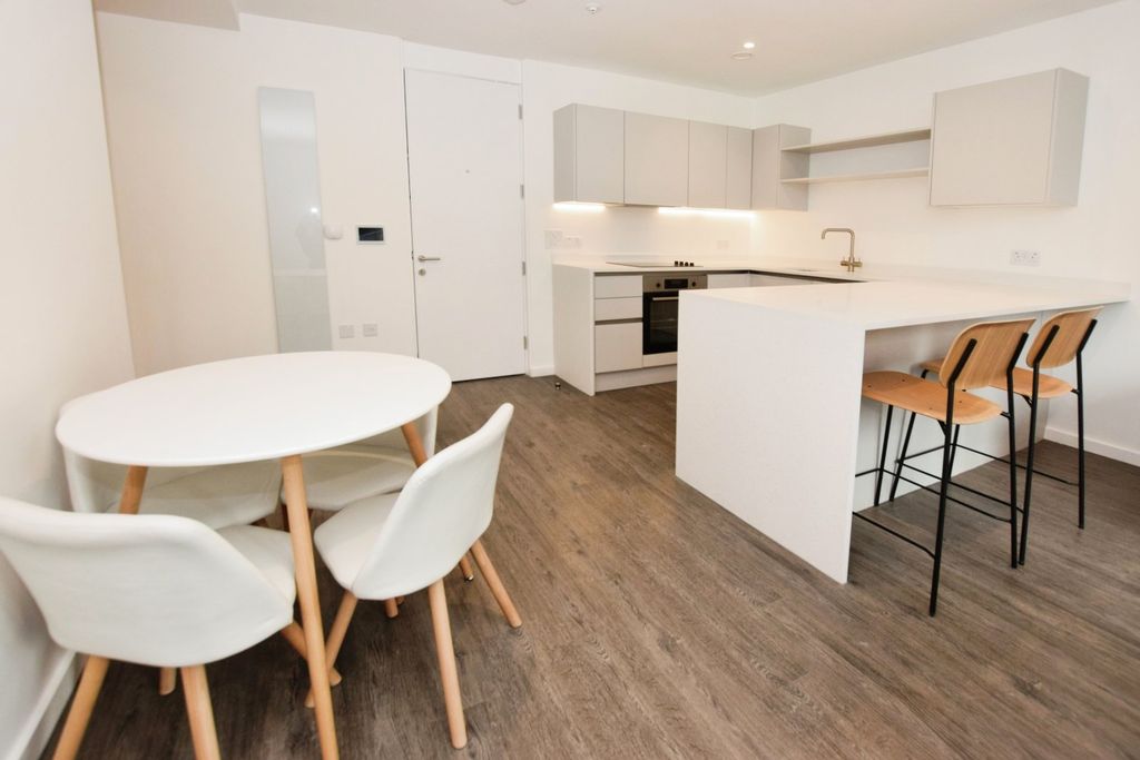 Property photo 2 of 22 Picture No. 13