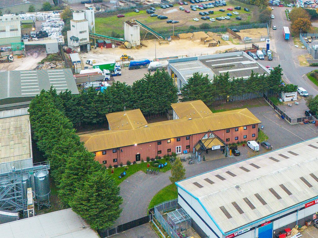 Property photo 1 of 5