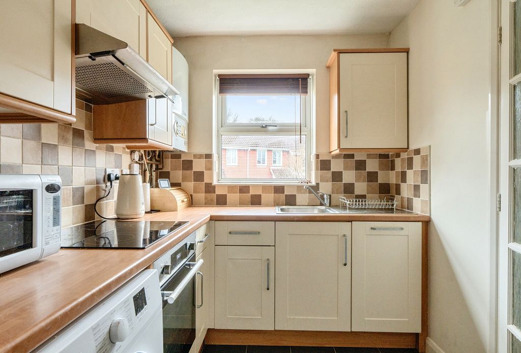 Property photo 2 of 21 1429230-12-69B2d2...