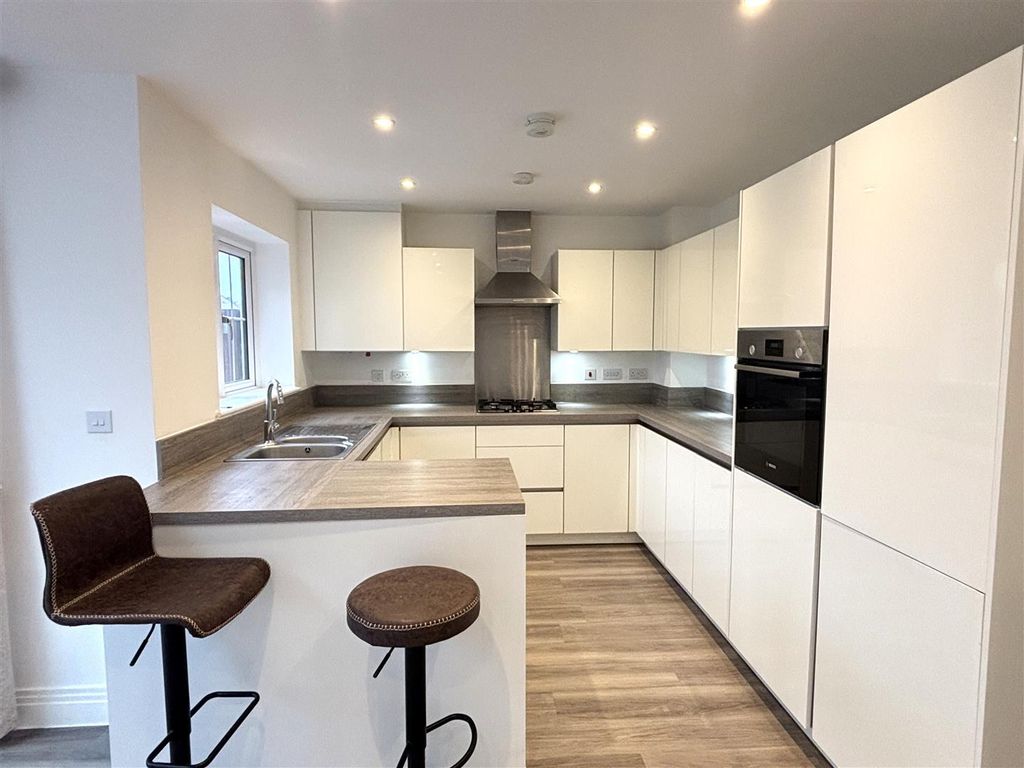 Property photo 3 of 13 Kitchen.Jpg