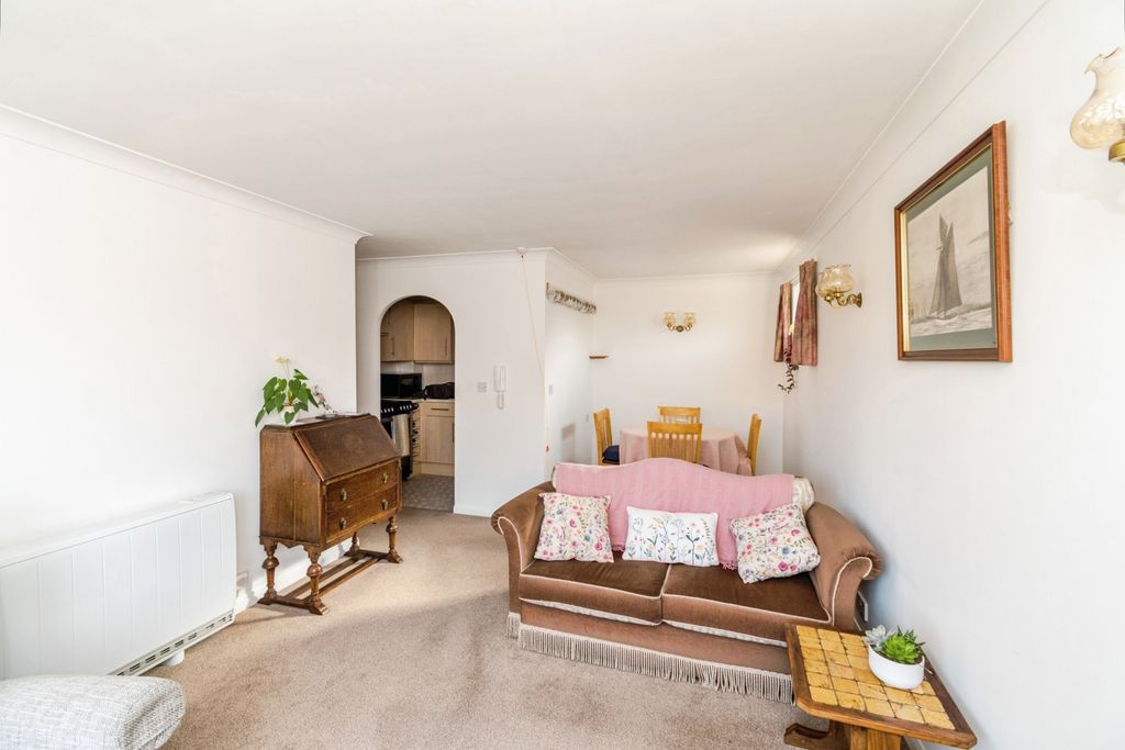 Property photo 3 of 17 Pbox-Img.Jpg