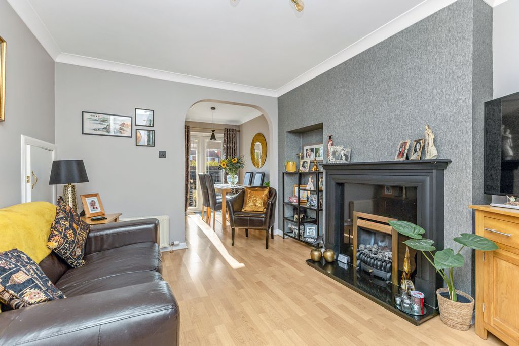 Property photo 2 of 16 Property Image 2