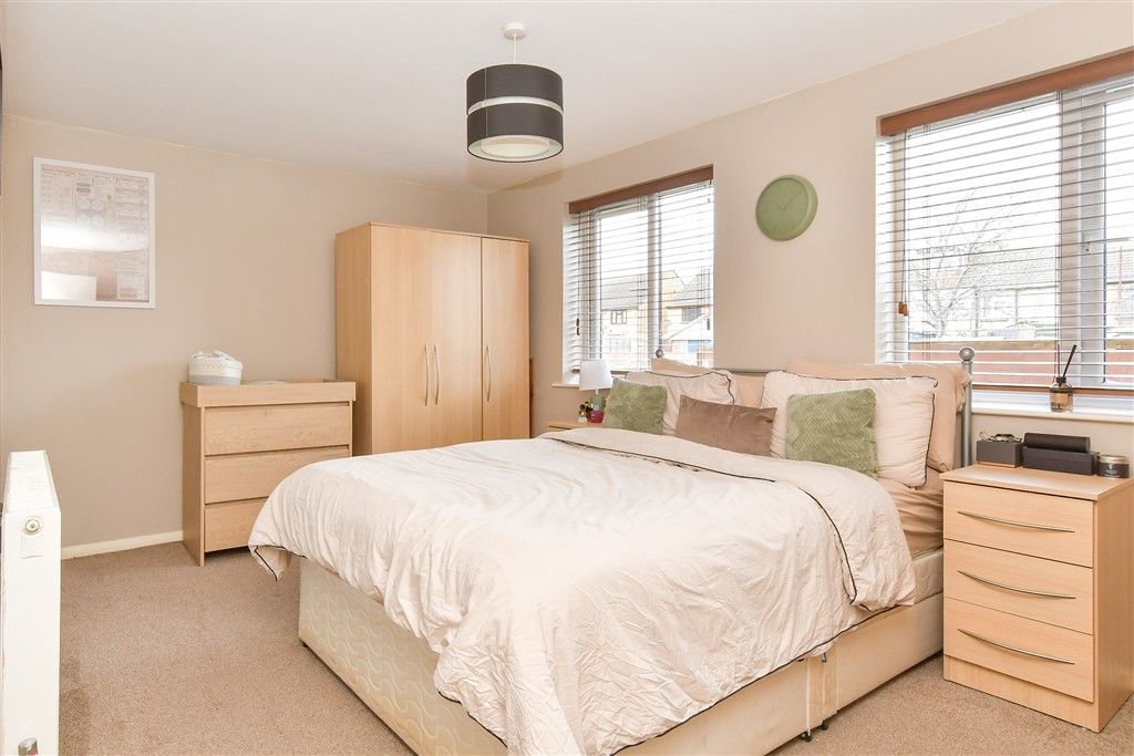 Property photo 3 of 9 Bedroom