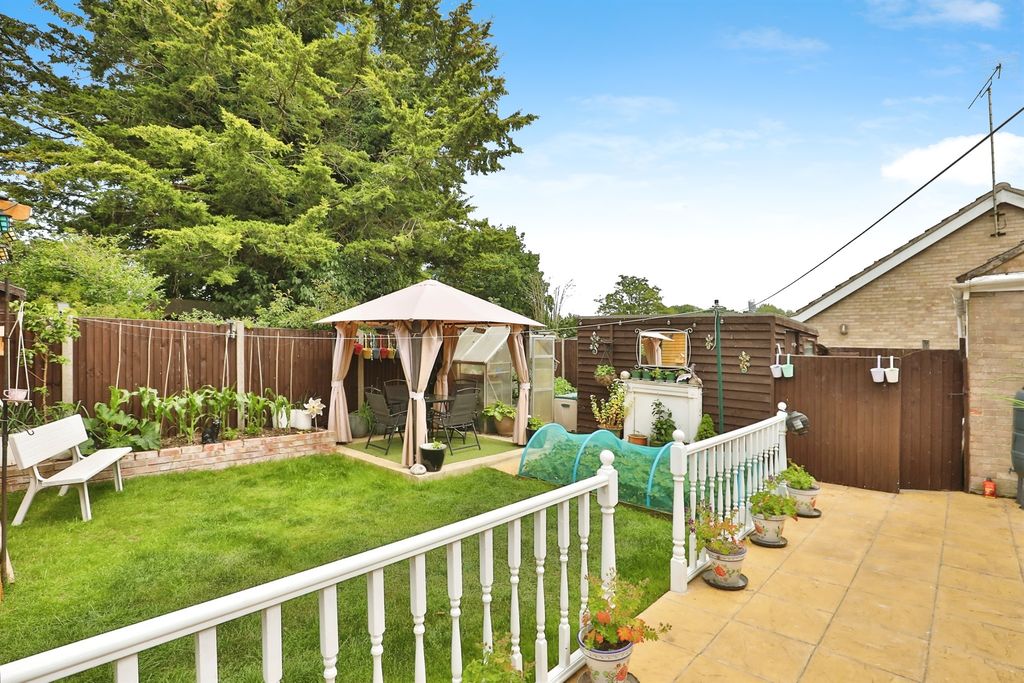 Property photo 2 of 17