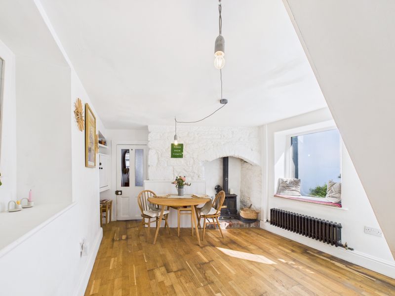 Property photo 2 of 9 Breakfast/Dining Room