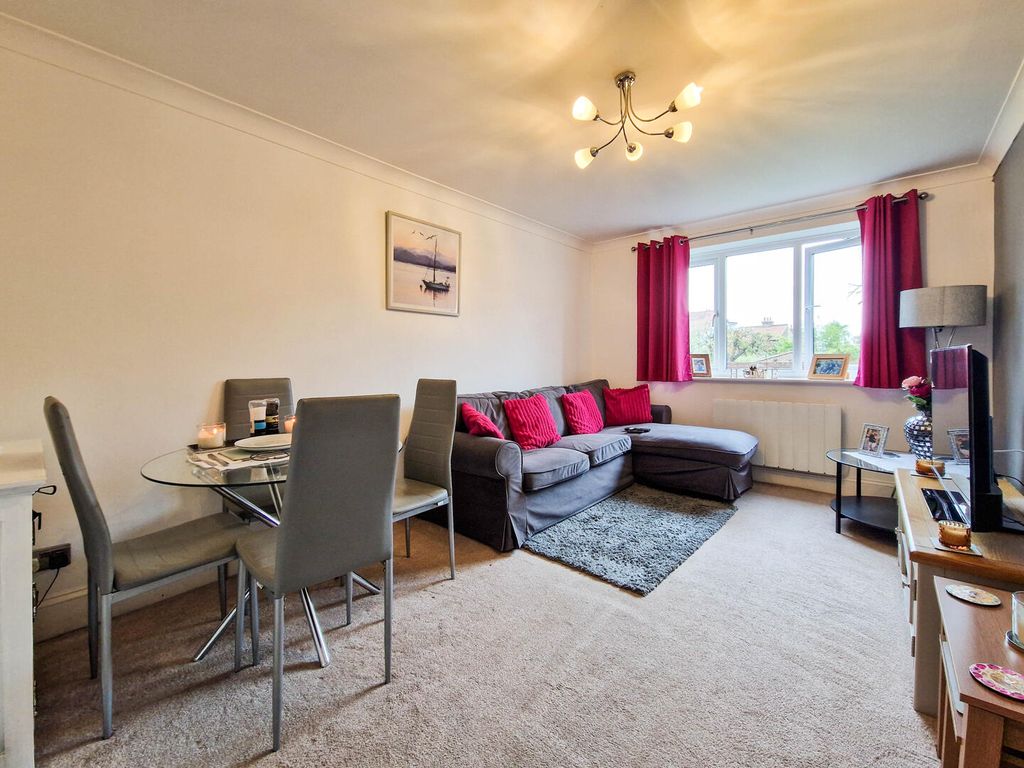 Property photo 3 of 9 Living Room