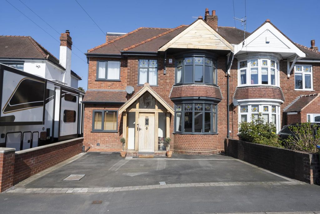 Property photo 1 of 35