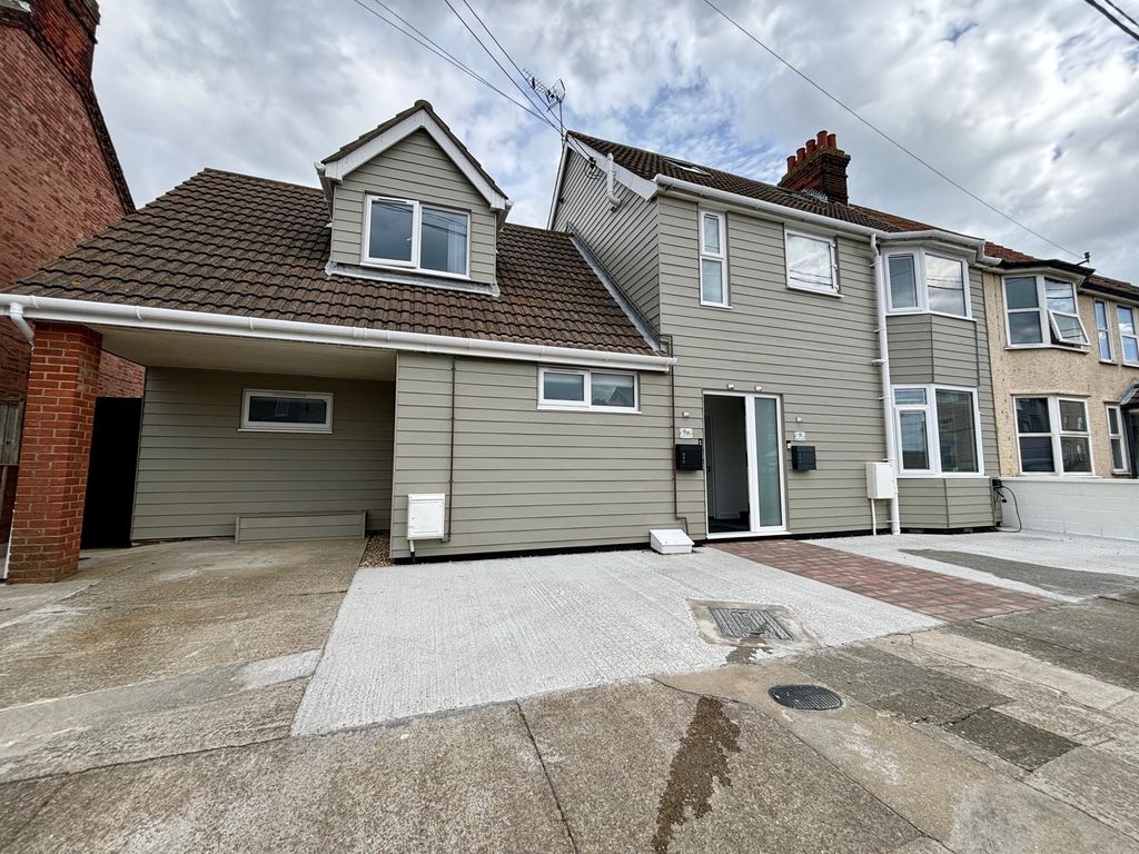 Property photo 1 of 23 Investors Only - 2 Bedroom First Floor Flat For Sale - Felixstowe - Wainwrights