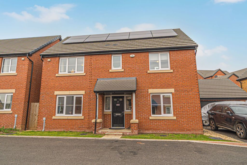 Property photo 1 of 43