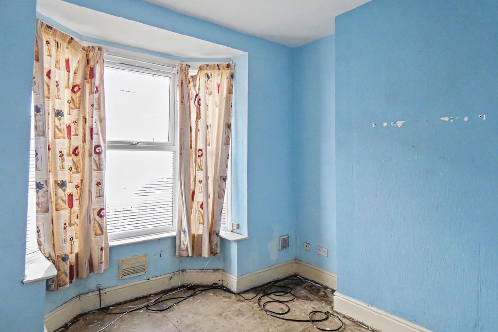 Property photo 2 of 16 50 Brazil Street, Hull, East Yorkshire, Hu9 1Jz