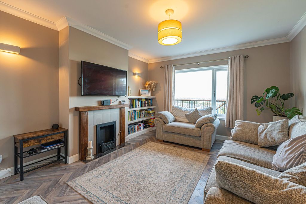 Property photo 3 of 51