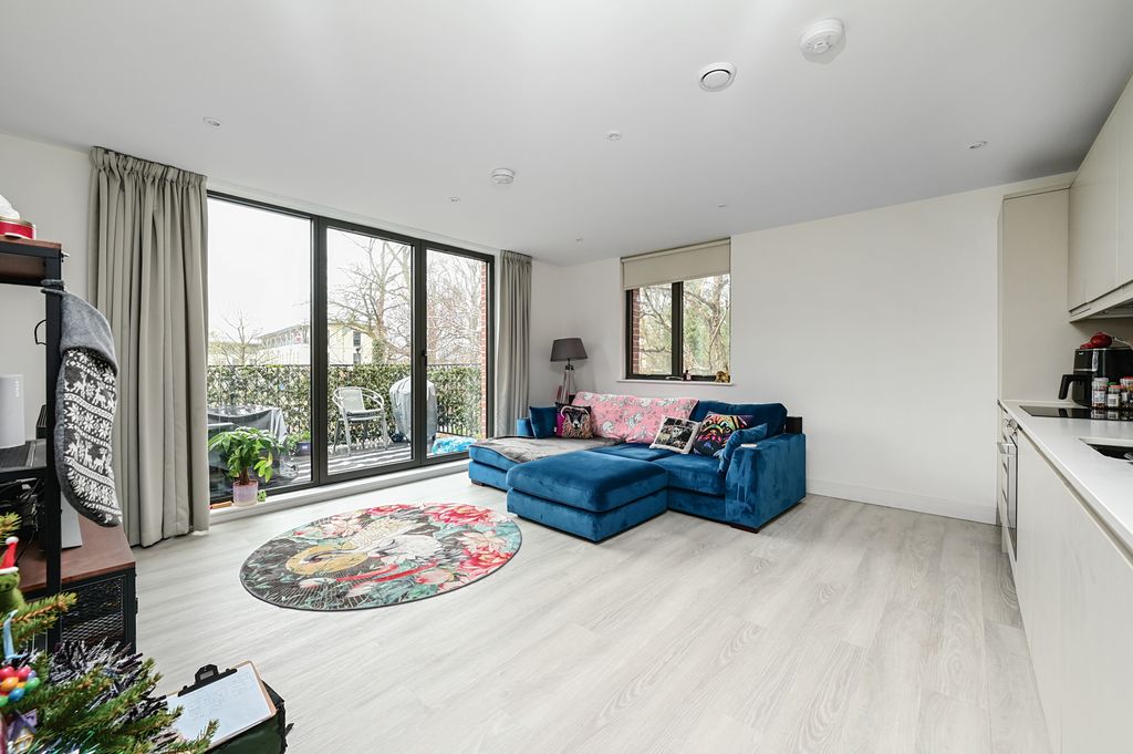 Property photo 2 of 7 Living Area