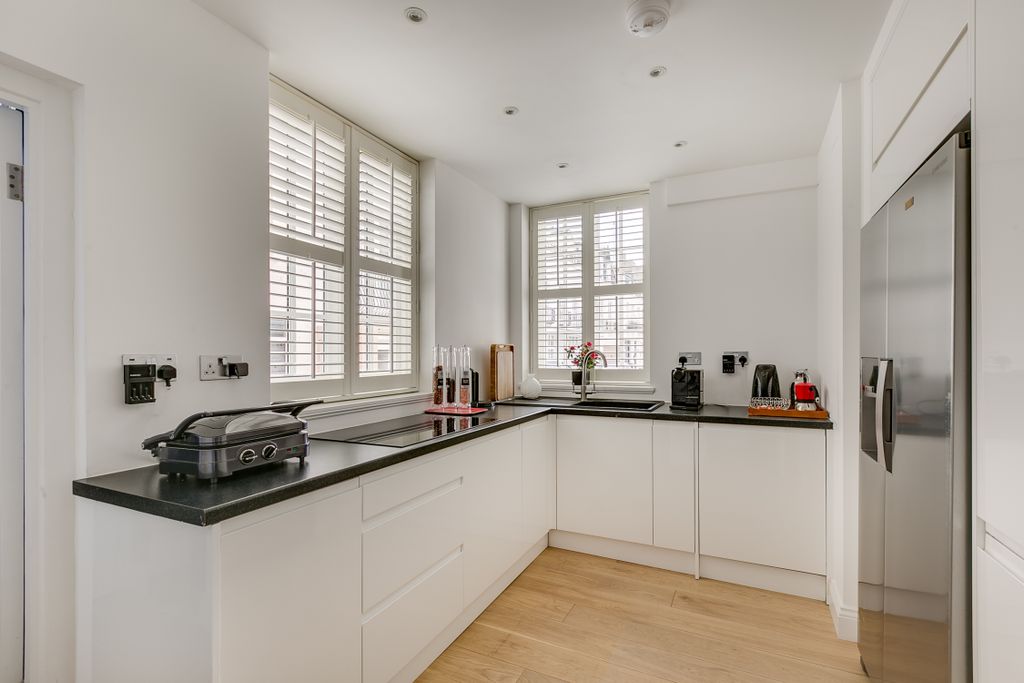 Property photo 2 of 17 Belgrave Place 7-2