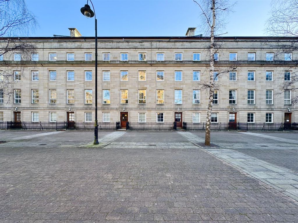 Property photo 1 of 16 External