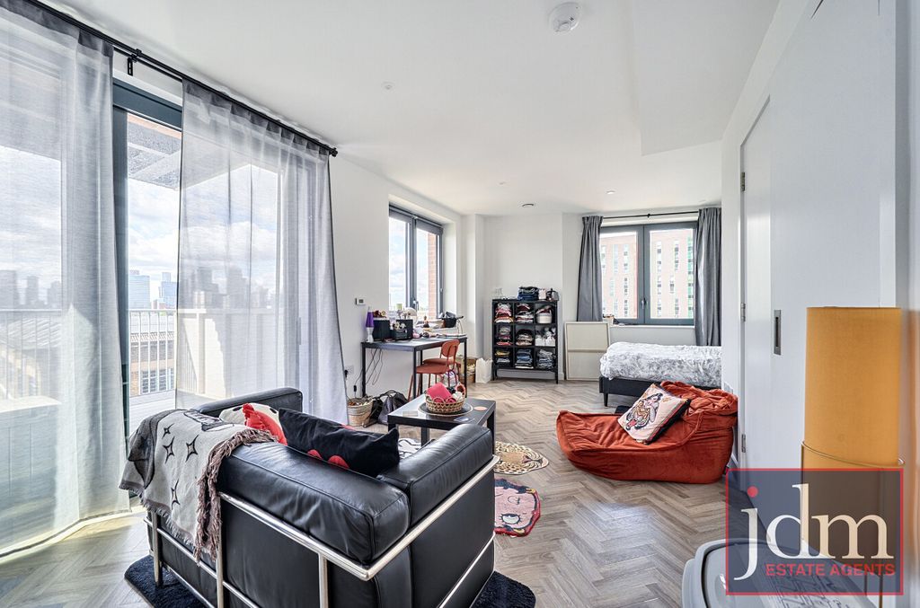 Property photo 1 of 17 4Aca7c29-3F57-41F...