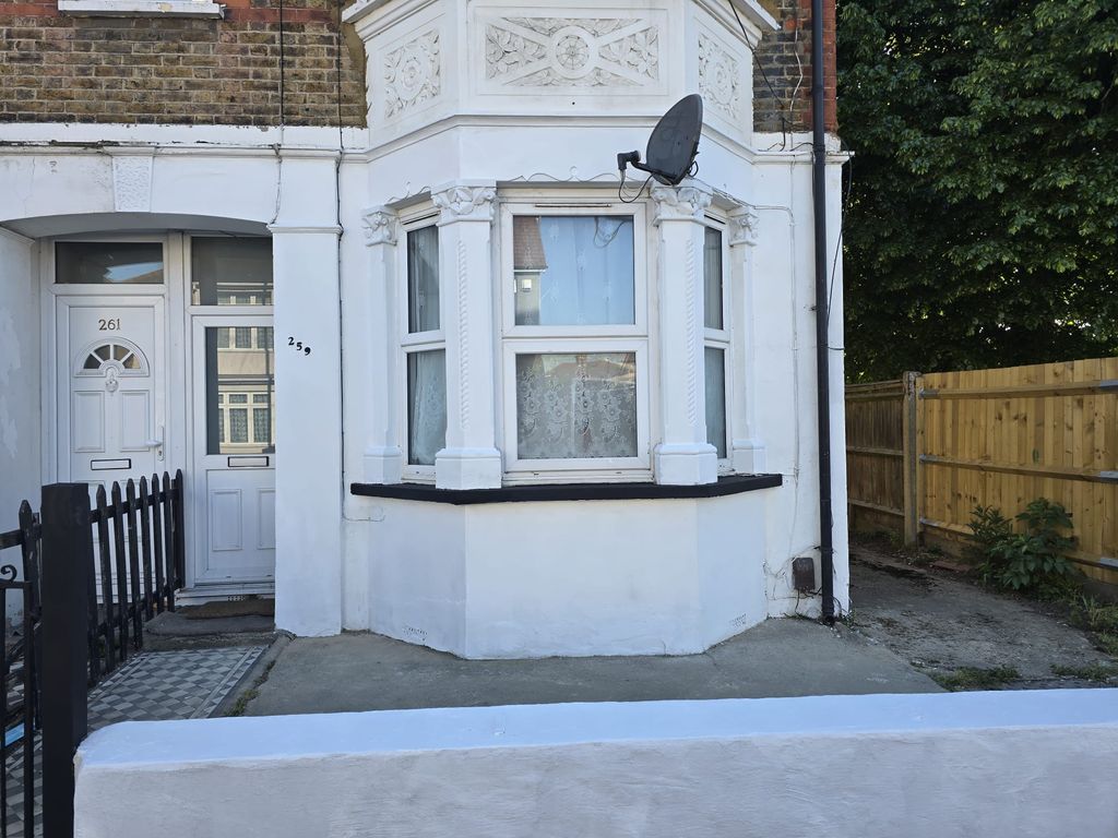 Property photo 1 of 8